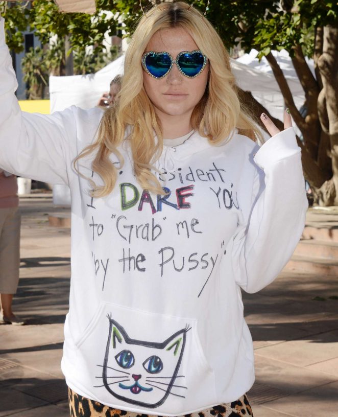 Kesha - Women's March on Los Angeles