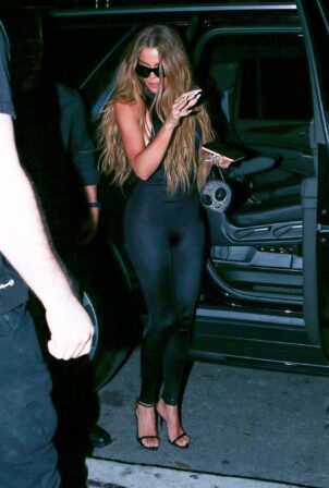 Khloe Kardashian - Arrives at a Miami restaurant