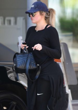 Khloe Kardashian - Going to the gym in Cleveland