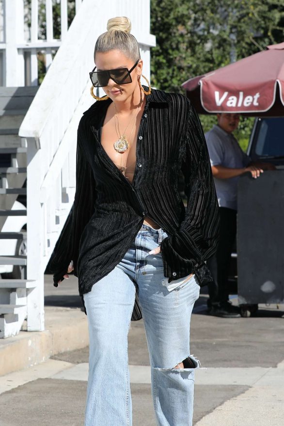 Khloe Kardashian - Out for lunch at Stanley's in Sherman Oaks