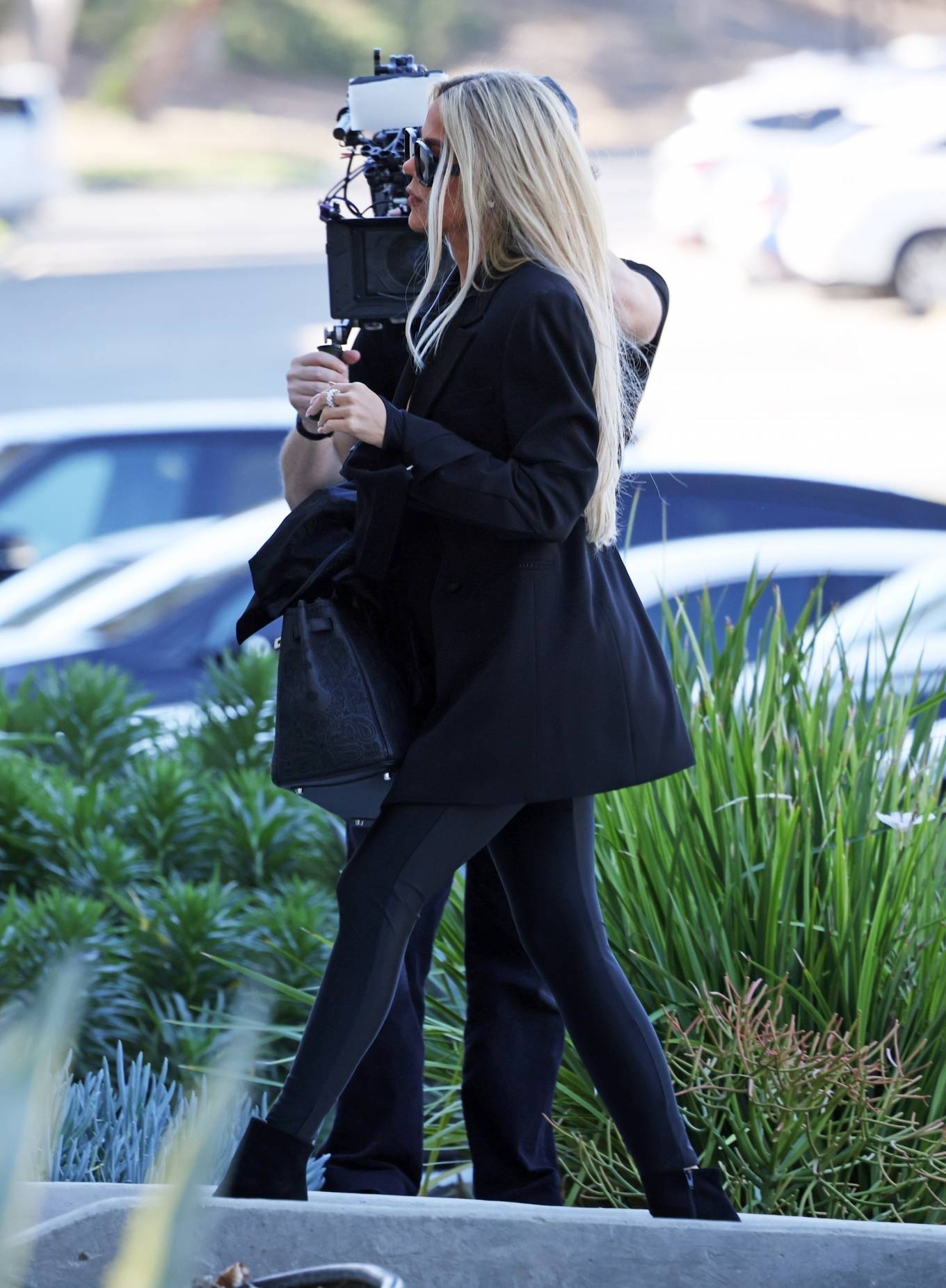 Khloe Kardashian – Seen while she left a Skims shoot