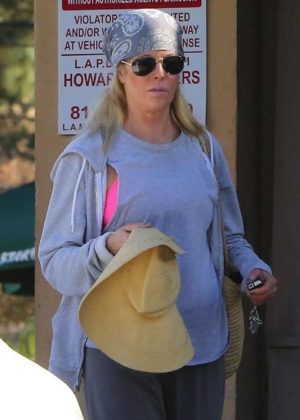 Kim Basinger - Leaving a pilates class in Los Angeles