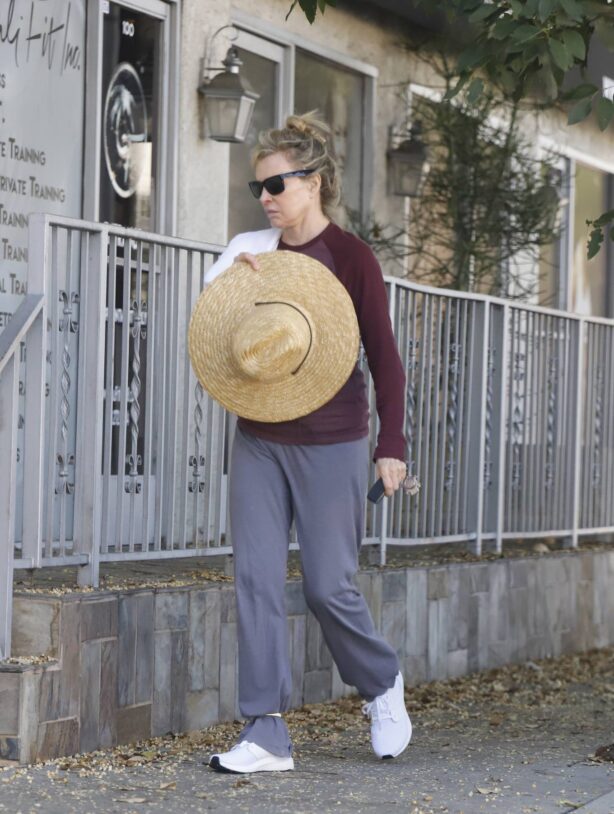 Kim Basinger - out for a walk in Los Angeles
