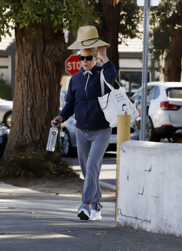 Kim Basinger - Seen after a gym workout in Los Angeles
