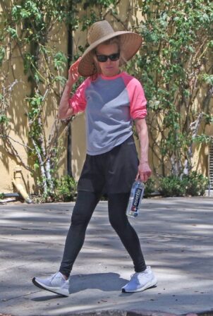 Kim Basinger - Seen after workout at a Los Angeles gym