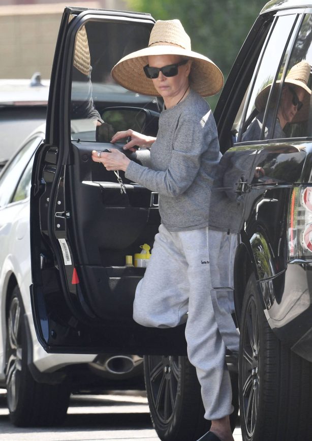 Kim Basinger - Steps out in Los Angeles