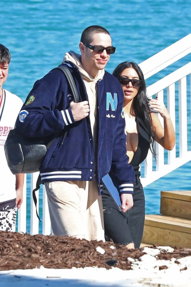 Kim Kardashian - And new boyfriend Pete Davidson in Bahamas