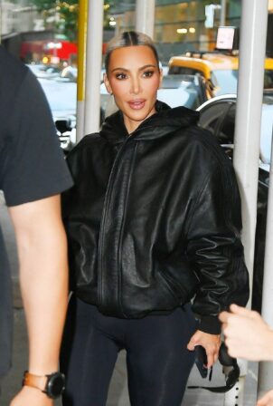 Kim Kardashian - Arrives for dinner at The Polo Bar in New York