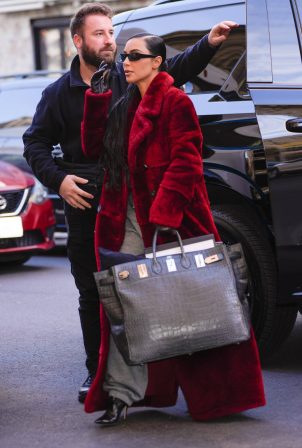 Kim Kardashian - Arrives on the set of 'American Horror Story' in New York