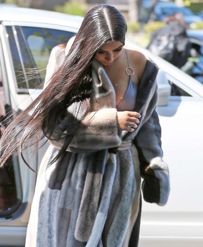 Kim Kardashian Arrives to the studio in Van Nuys