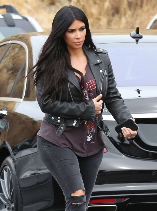 Kim Kardashian - Arriving at a bowling alley in Calabasas
