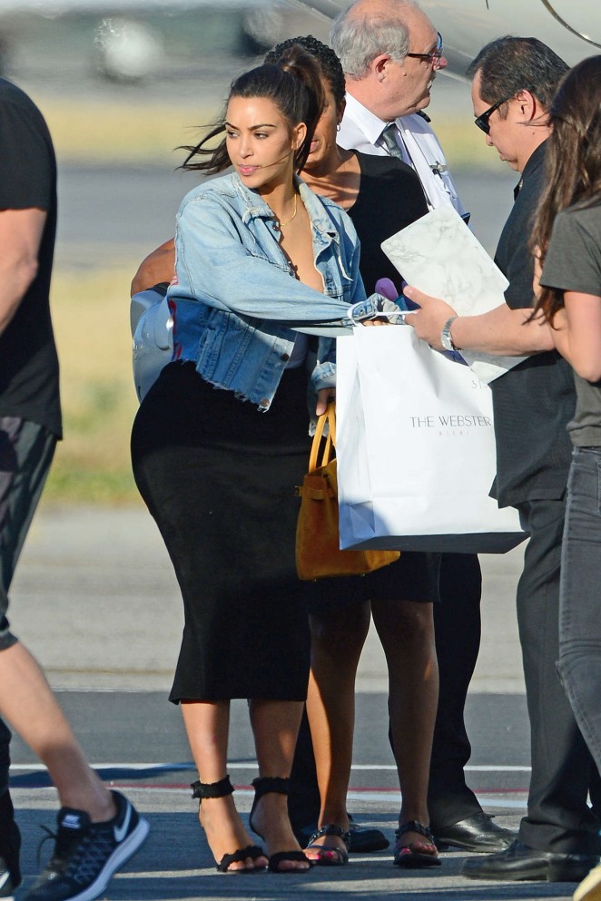 Kim Kardashian at Van Nuys Signature Airport in Los Angeles