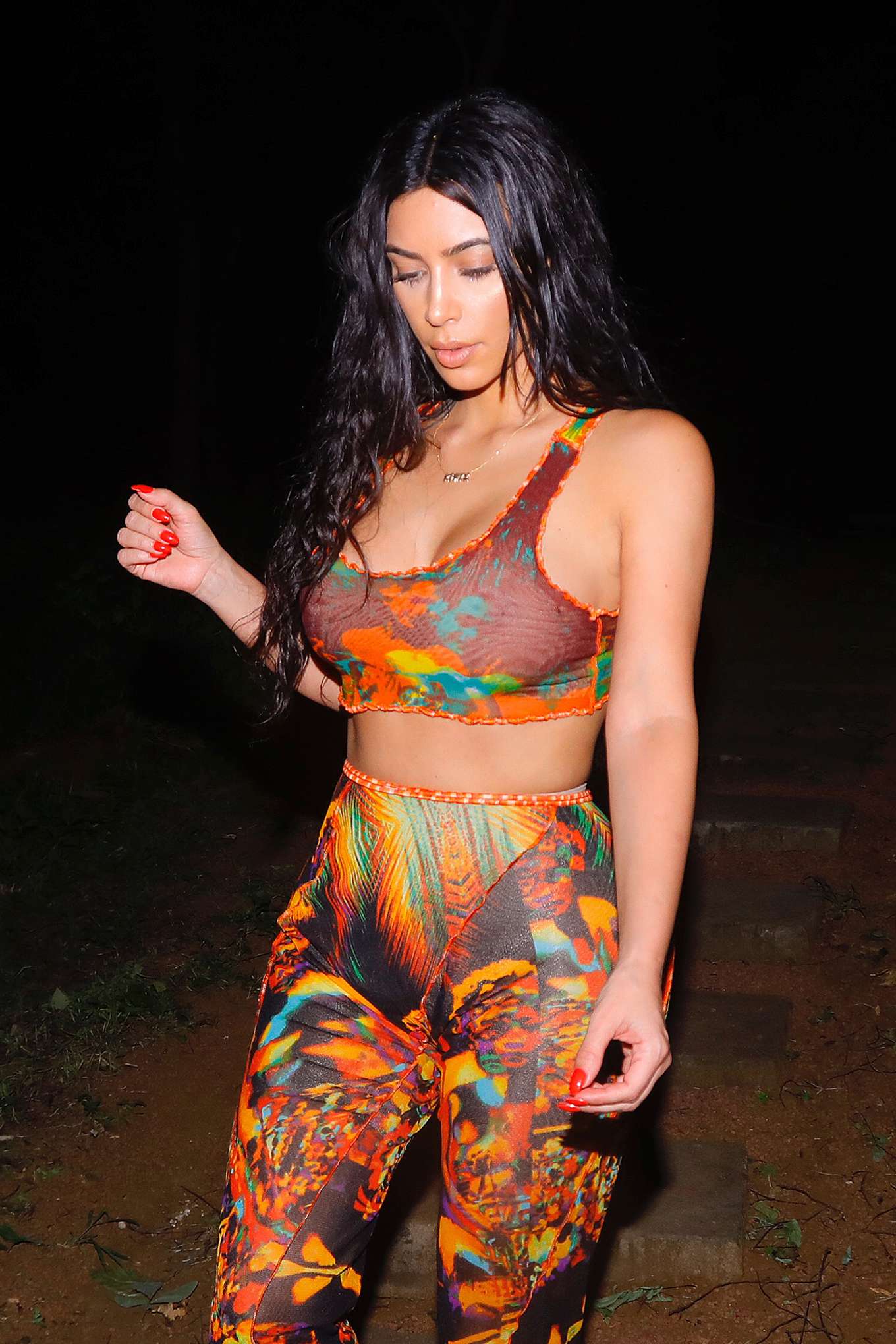 Kim Kardashian â€“ Head out to dinner in Costa Rica