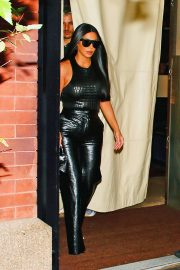 Kim Kardashian in Black Leather Pants - Out in NYC