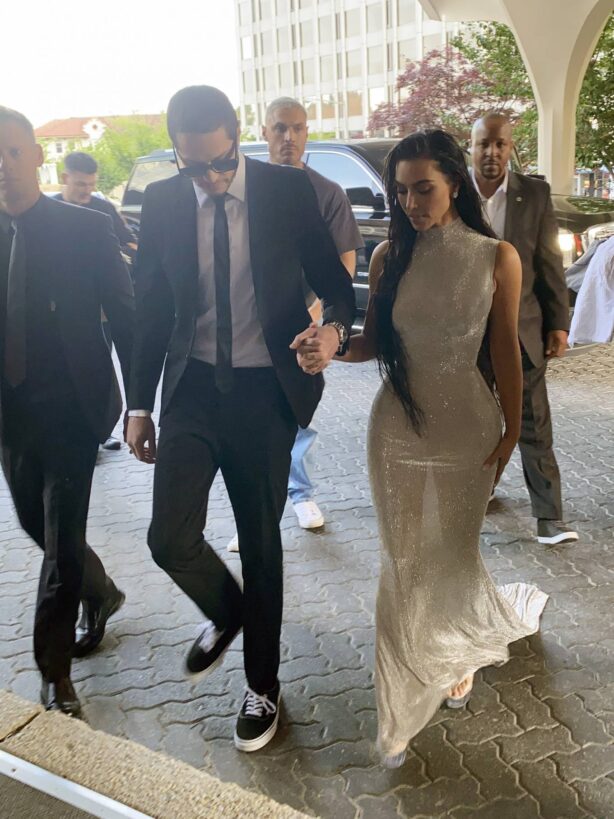 Kim Kardashian - In white dress ahead of The White House Correspondence Dinner in Washington DC