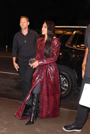 Kim Kardashian - Is leaving to The Ritz-Carlton Hotel in New York