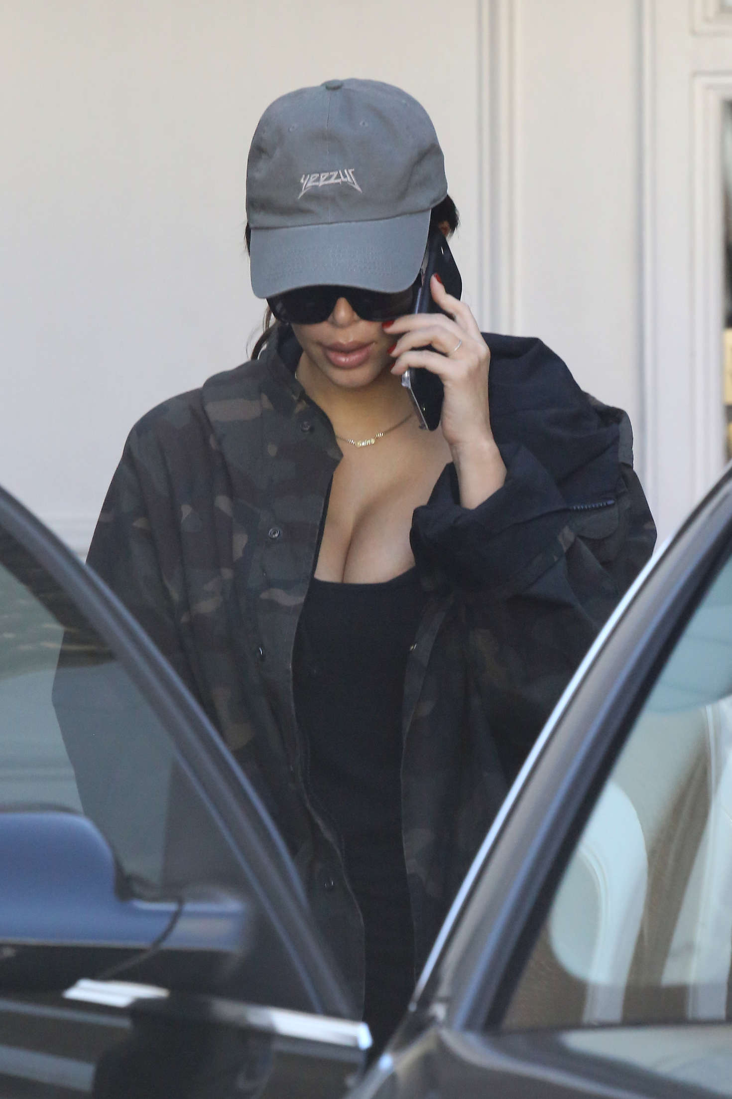Kim Kardashian - Leaves Epione Cosmetic Laser Center