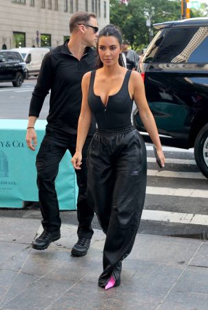 Kim Kardashian - Leaving her hotel in New York