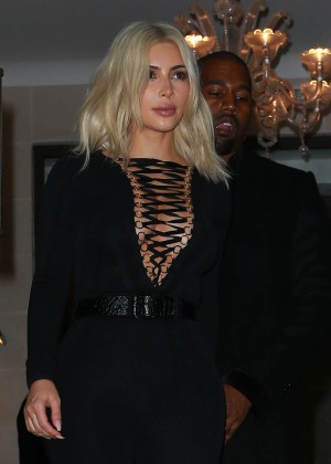 Kim Kardashian - Leaving her hotel in Paris