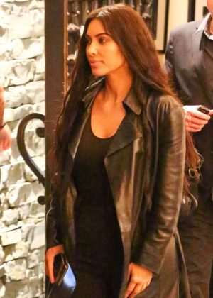 Kim Kardashian - Leaving Mexican Restaurants in Studio City
