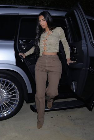 Kim Kardashian - Looks chik while out to dinner at La Scala in Beverly Hills