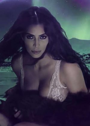 Kim Kardashian - LOVE Advent 2016