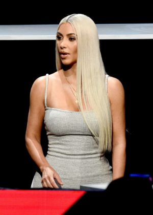 Kim Kardashian - 'One Voice: Somos Live! A Concert For Disaster Relief' in LA