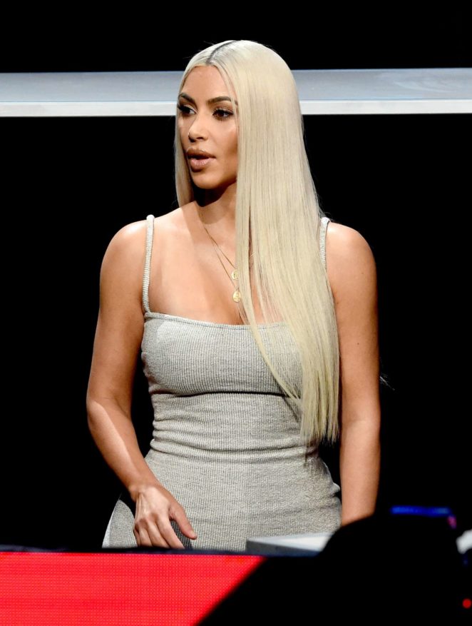 Kim Kardashian - 'One Voice: Somos Live! A Concert For Disaster Relief' in LA