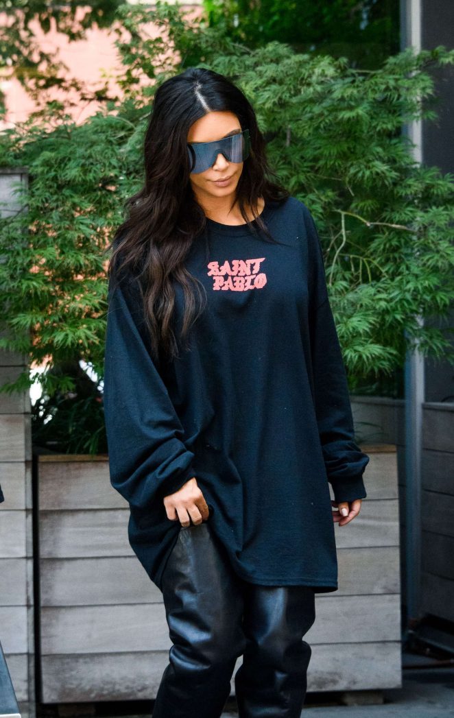 Kim Kardashian - Out for lunch in NYC