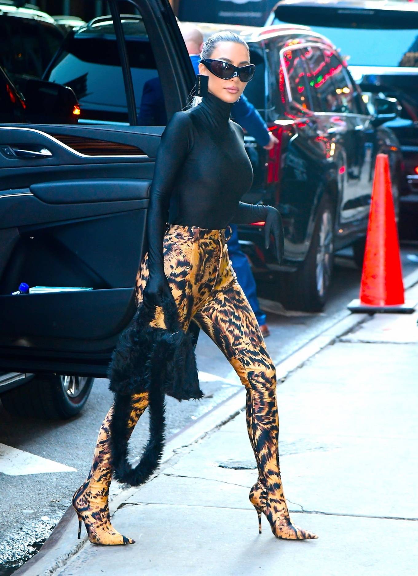 Kim Kardashian 2022 : Kim Kardashian – Pictured outside at GMA in New York City-02