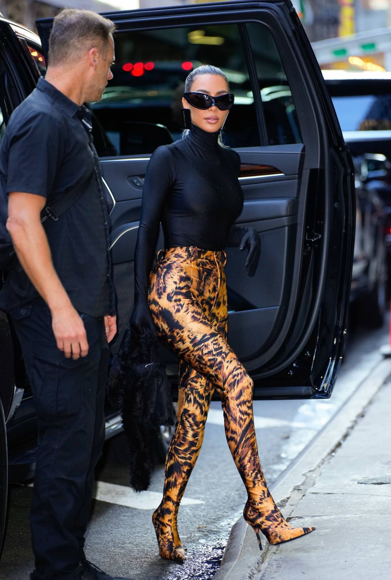 Kim Kardashian 2022 : Kim Kardashian – Pictured outside at GMA in New York City-03
