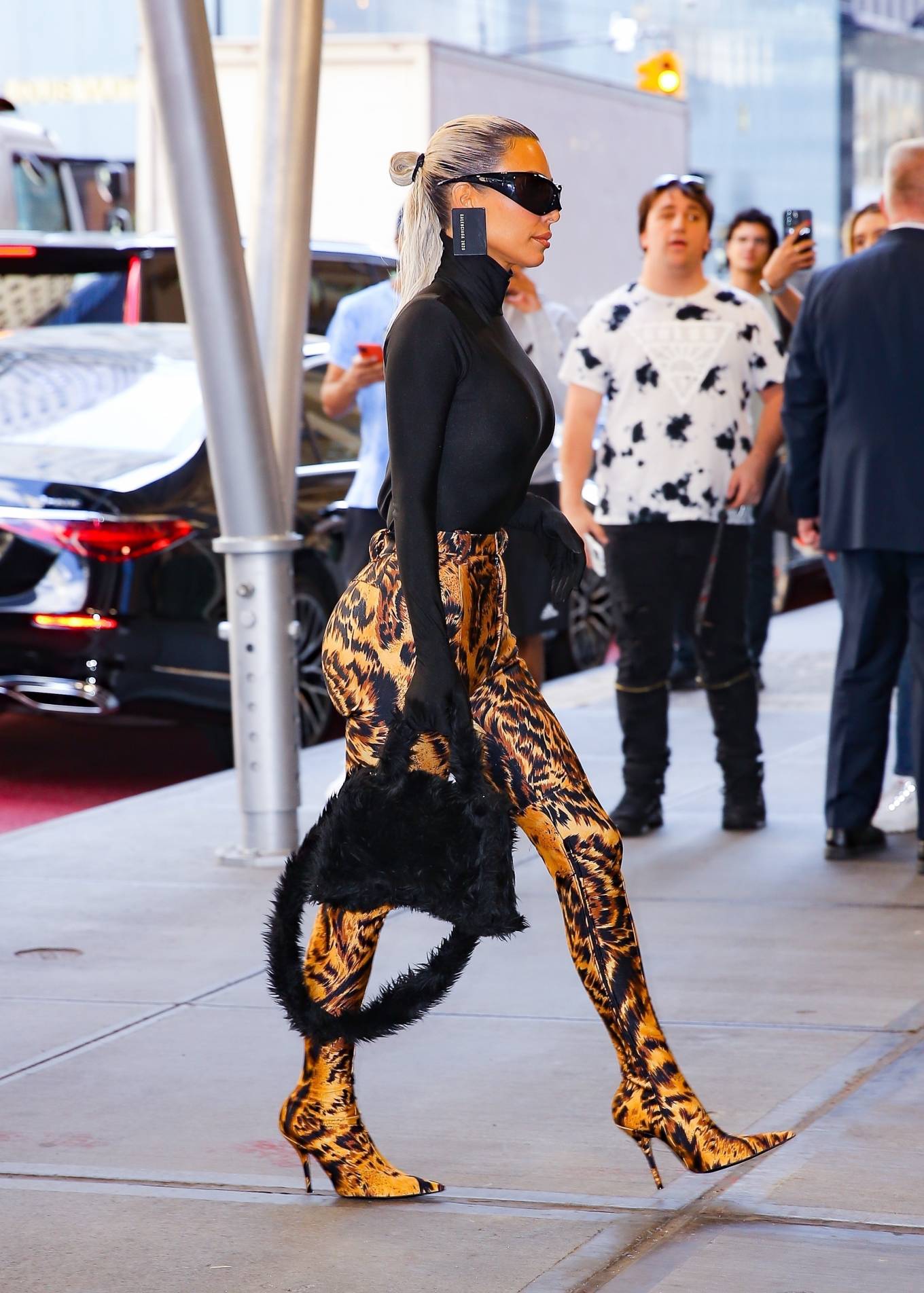 Kim Kardashian 2022 : Kim Kardashian – Pictured outside at GMA in New York City-20