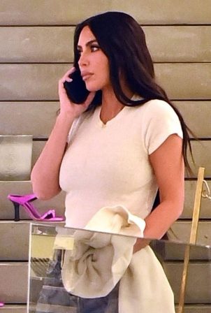 Kim Kardashian - Pictured while visits the London Eye