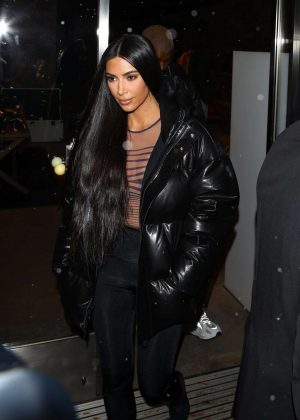 Kim Kardashian - Shopping in Aspen