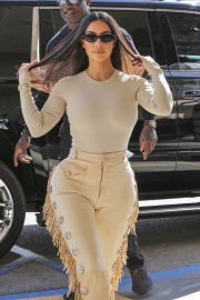Kim Kardashian - Shopping with the KUWTK crew at Nordstrom in Woodland Hills