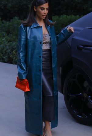 Kim Kardashian - Spotted leaving a business meeting in Beverly Hills