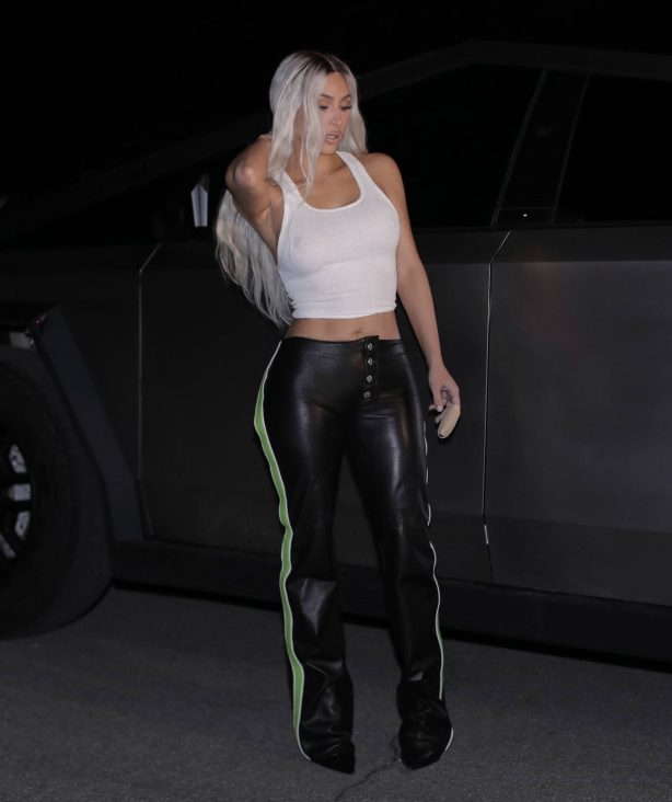 Kim Kardashian - Spotted with Tesla cybertruck in Beverly Hills