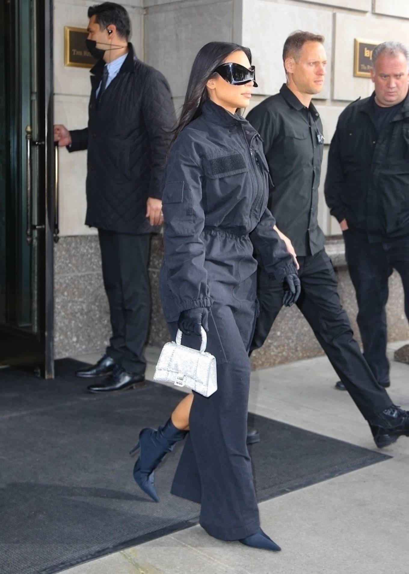 Kim Kardashian 2021 : Kim Kardashian – steps out in head-to-toe Balenciaga as she heads out in New York City-02