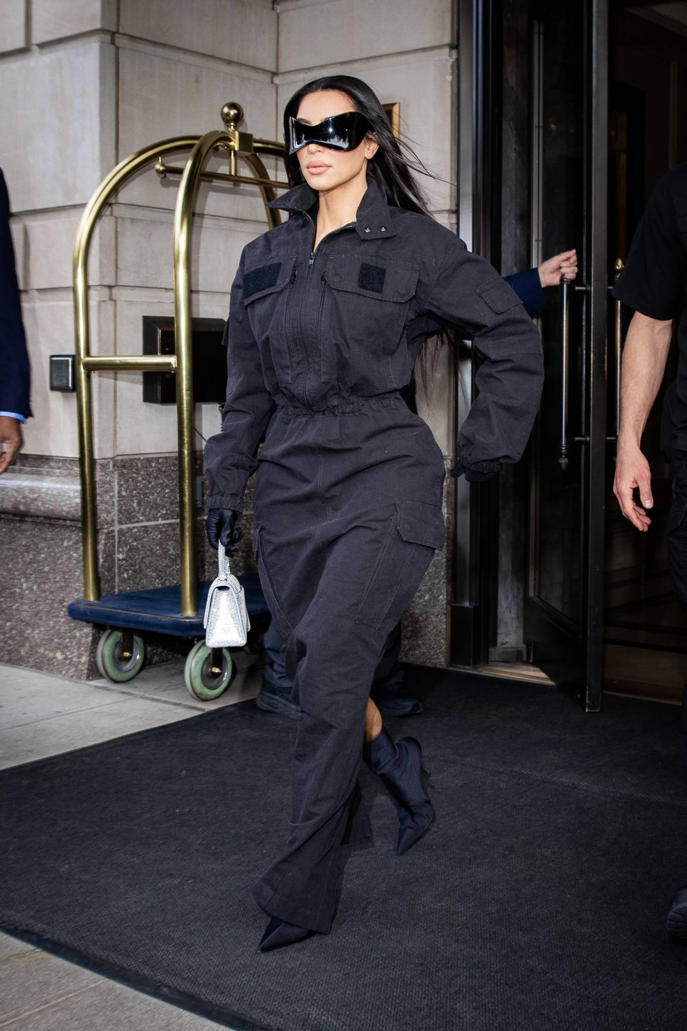 Kim Kardashian 2021 : Kim Kardashian – steps out in head-to-toe Balenciaga as she heads out in New York City-06