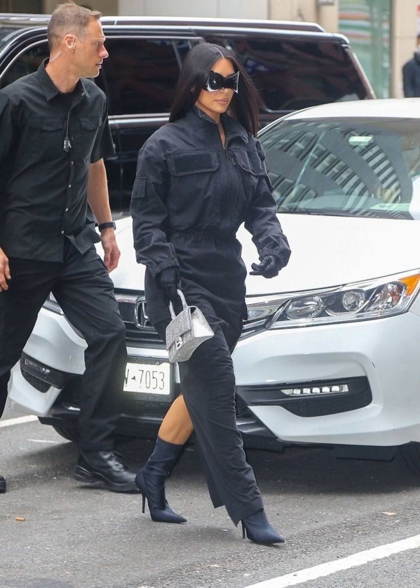 Kim Kardashian 2021 : Kim Kardashian – steps out in head-to-toe Balenciaga as she heads out in New York City-10