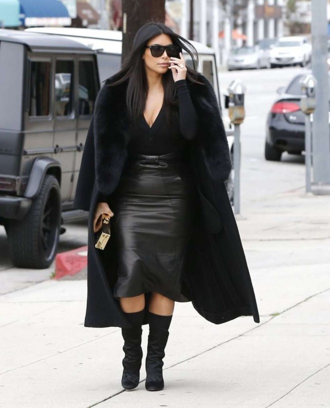 Kim Kardashian - Visiting a sporting goods store in LA