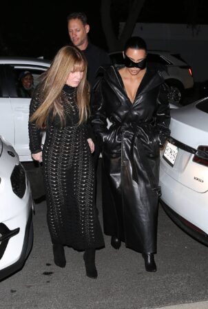 Kim Kardashian - Wears a domino mask to David Kordansky's art gallery event in Beverly Hills