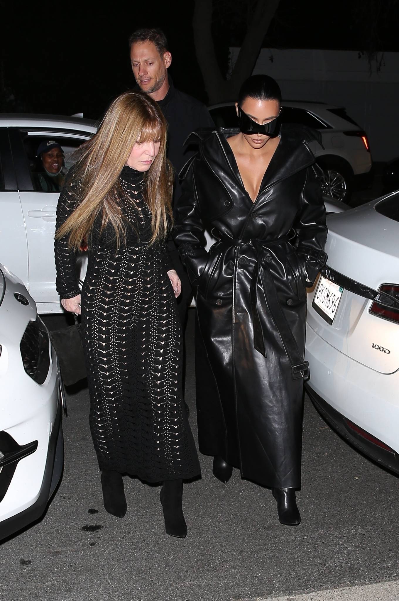 Kim Kardashian - Wears a domino mask to David Kordansky's art gallery event in Beverly Hills