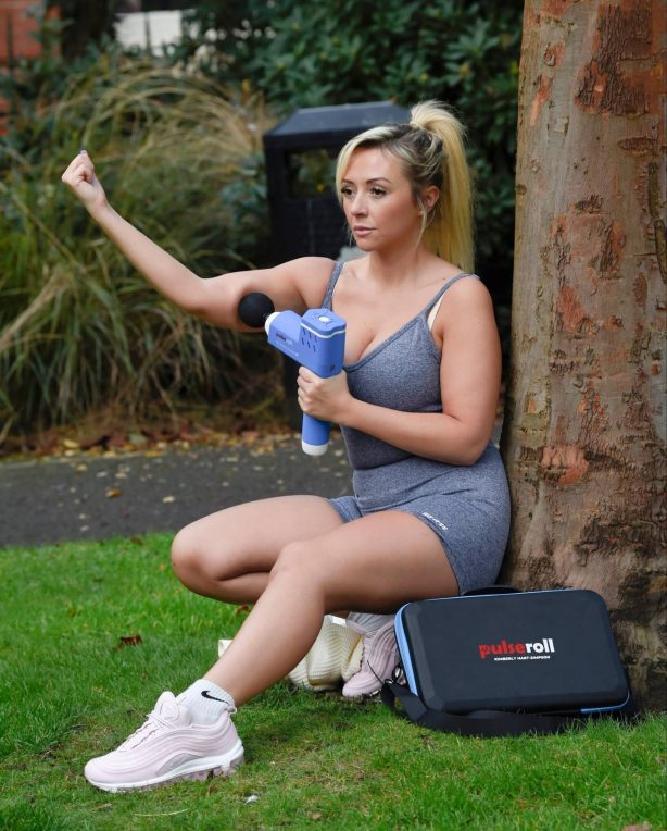 Kimberly Hart-Simpson - Work out candids in a park in Manchester