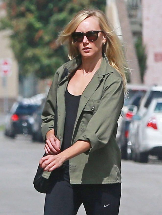 Kimberly Stewart - Leaving the gym in Studio City
