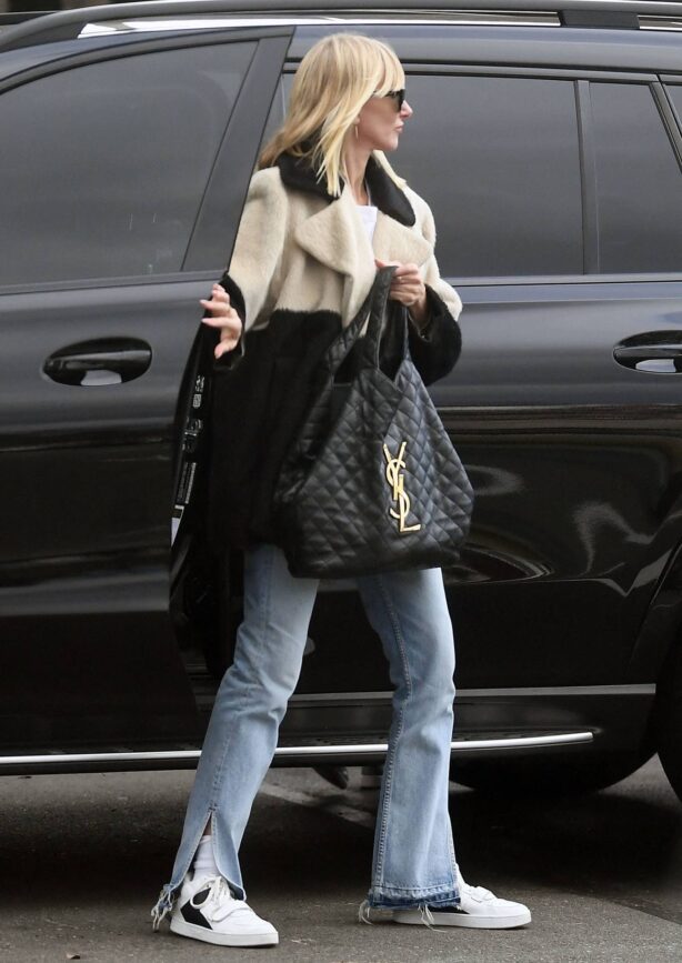 Kimberly Stewart - Shopping candids in Los Angeles