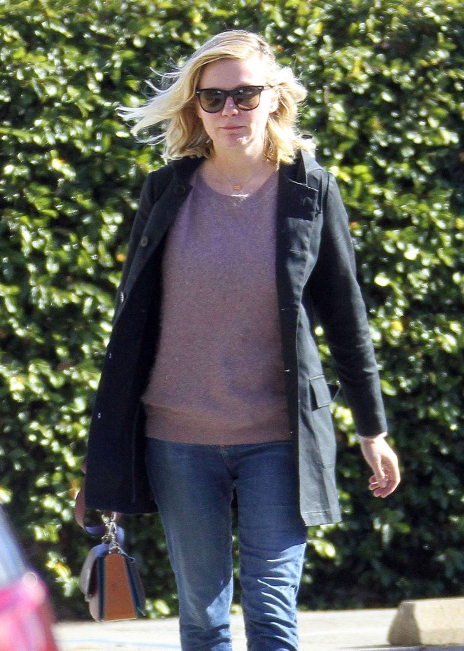 Kirsten Dunst in Jeans at a nail salon in LA