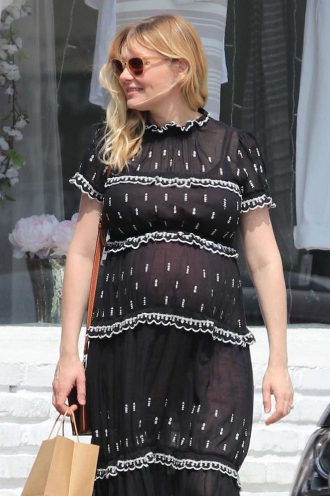 Kirsten Dunst - Out and about in Toluca Lake