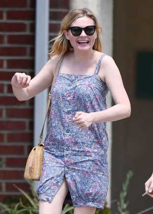 Kirsten Dunst out for lunch in Toluca Lake