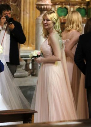 Kirsten Dunst - Seen at the wedding of her best friend in Rome - Italy